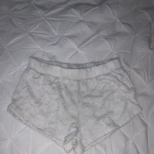 🤍 White lace shorts